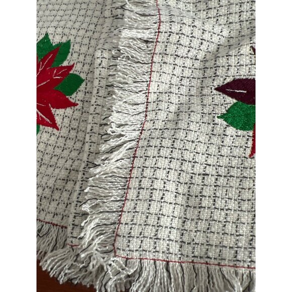 Woven Cloth Napkins Embroidered Poinsettia Design Fringe Edges 17" x17" - Picture 4 of 4
